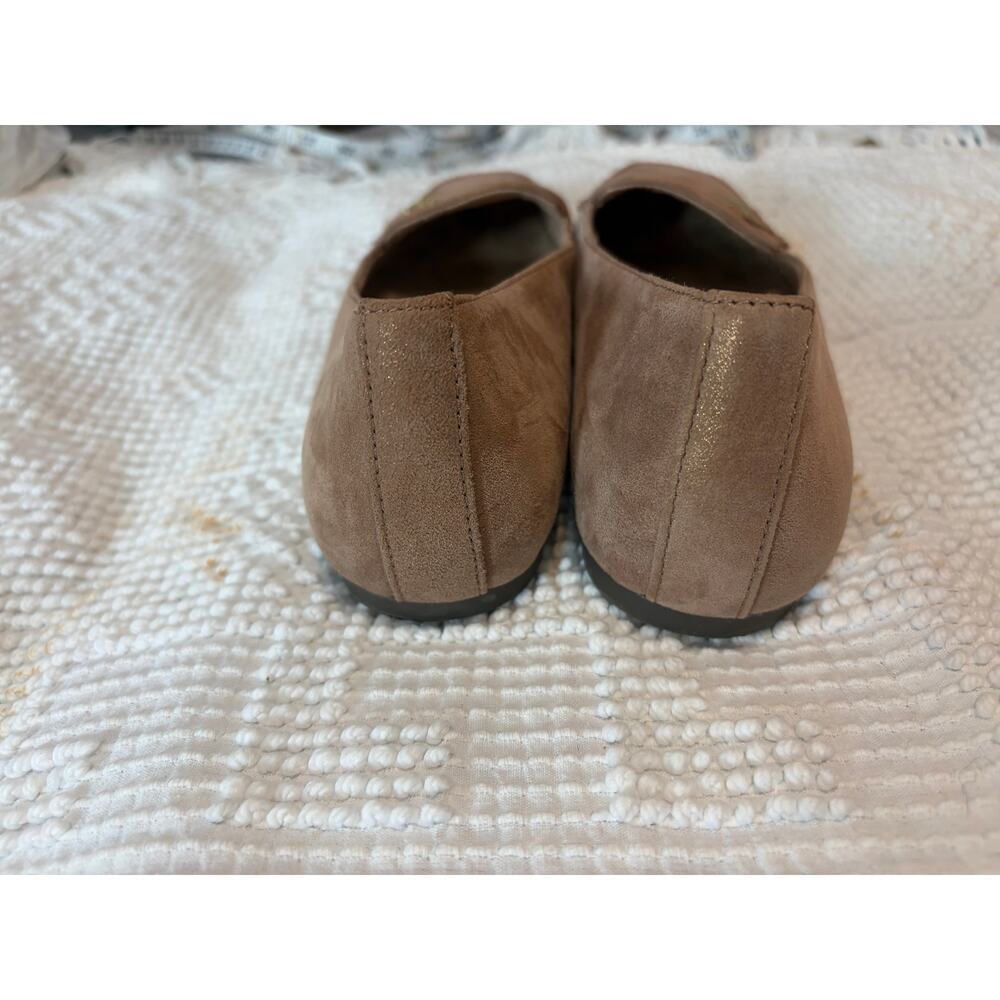 Vionic Taupe Suede Loafers Gold V detail Comfort Flats Orthotic Slip On Size 7 - Picture 3 of 4